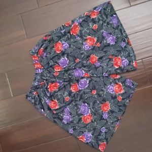 Vintage Floral Flowy Shorts with Pockets - L NWT